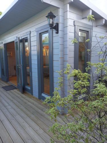Exterior view, Sandy Toes Accommodation in Par