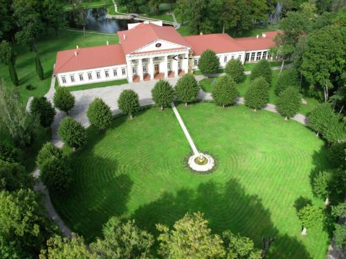 . Taujėnų dvaro svečių namai