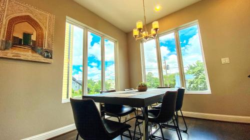 Luxury 4 Story Home in East Downtown Houston