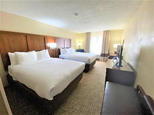 Comfort Inn - image 3
