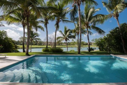 Lake front villa with open design in luxury resort