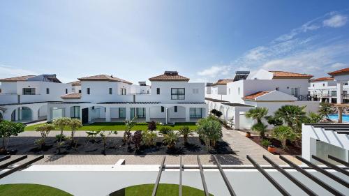 Broncemar Beach - image 13