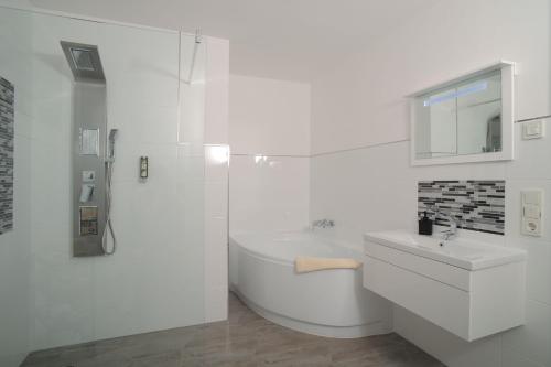 Two-Bedroom Apartment image 4