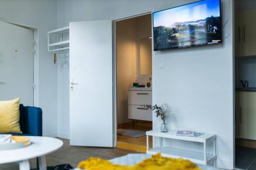 L'inattendu/Studio équipé et confortable - Tap to explore photos