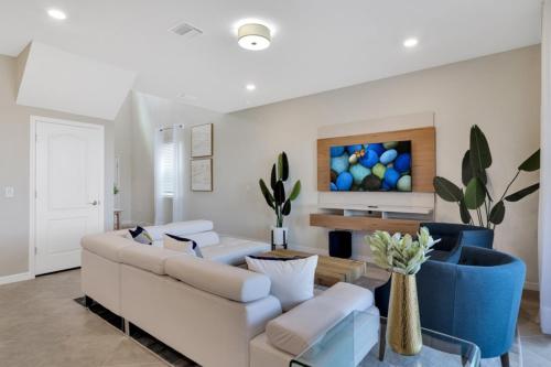New Luxury Home In Solterra Resort Kissimmee! home - image 3
