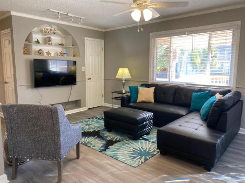 147 Miramar - image 3