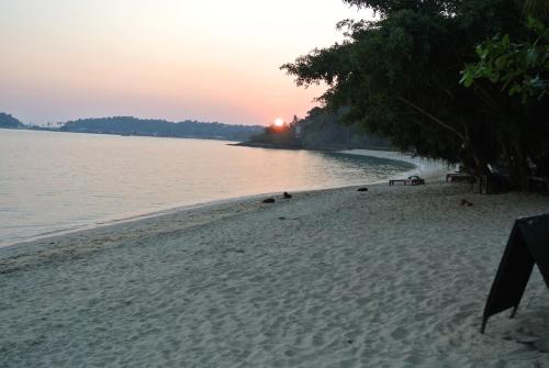 Beach, Bangbaobeach Resort near Klong Kloi Beach