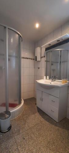 Comfort Triple Room image 4
