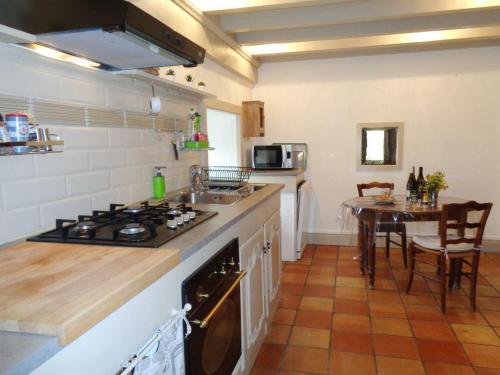 Gîte Salt-en-Donzy, 5 pièces, 8 personnes - FR-1-496-10