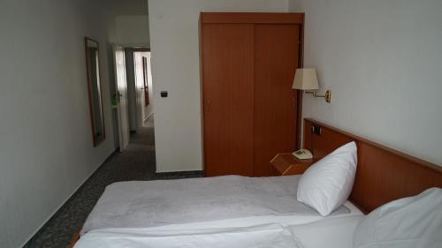 Double or Twin Room with Private Bathroom