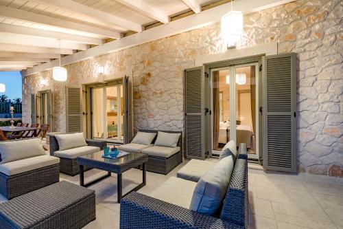 ZANTE SOLEIL - HIGH-END STONE VILLA WITH SWIMMING POOL