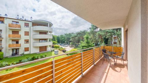 One-Bedroom Apartment with Parking image 9