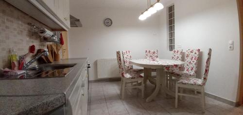 ห้องครัว, Foki Vendégház (Foki Vendeghaz) in ฮิเดกเซก