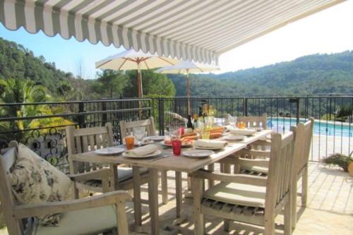 Villa de charme avec vue superbe a 10 km de la mer