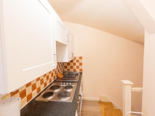 Pass the Keys Large Studio Flat, only 2Minute walk to Hyde Park