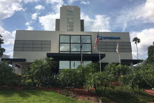 Wyndham Lake Buena Vista Resort Disney Springs® Resort Area