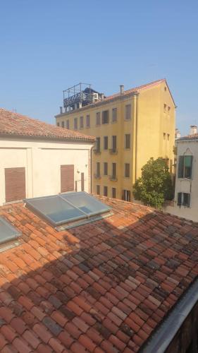 SNC1018 MODERN BOUTIQUE APARTMENT - image 6