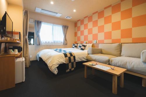Kyoto Earth Hotel – Kyoto, IL