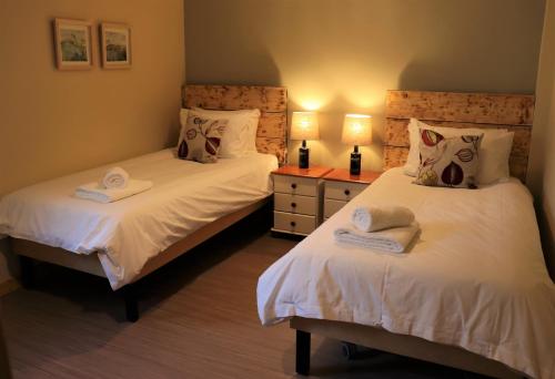 South Downs Eco Lodge & Camping Room Type - Twin Room with Private Bathroom