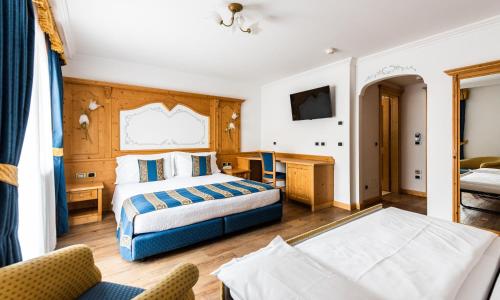 310945846 Hotel Antares
