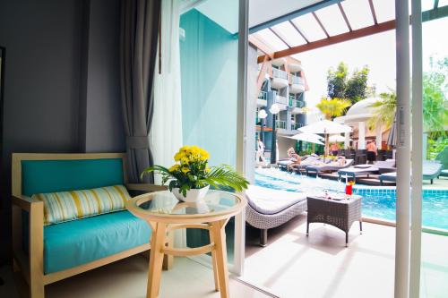 room detail thumbnail 0