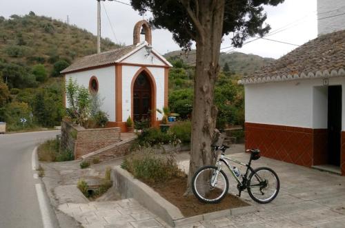 3 bedrooms house with private pool furnished garden and wifi at Canillas de Aceituno