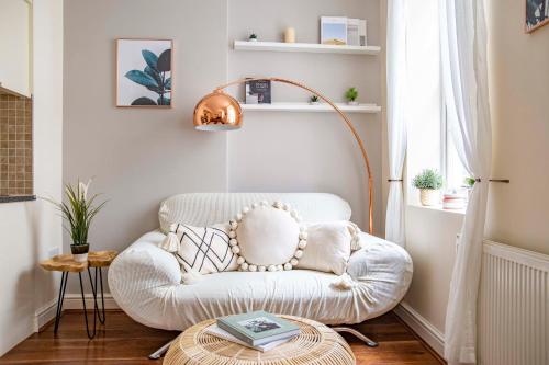Charming Charing Cross Flat