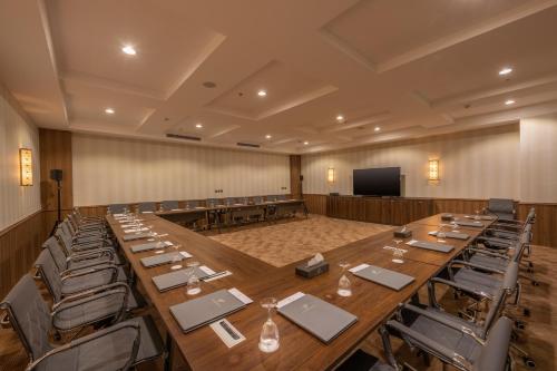 Sarwat Park Hotel – Abha, IL