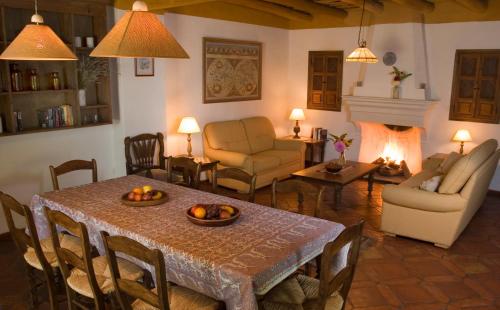 2 bedrooms, 3 beds
