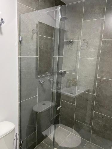 Aparta estudio Amoblado Sabaneta Colombia. Moderno, centrico y comodo.