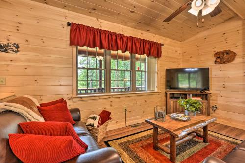 Upscale Wardensville Cabin with Deck and Hot Tub!