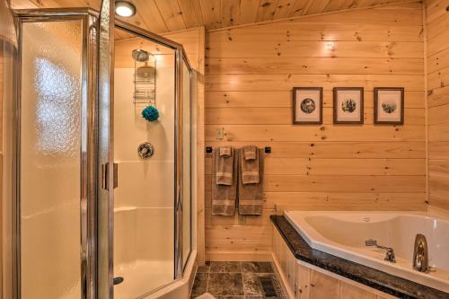 Upscale Wardensville Cabin with Deck and Hot Tub!