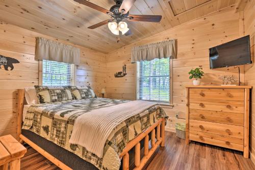 Upscale Wardensville Cabin with Deck and Hot Tub!