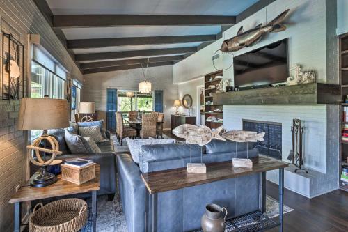 Chic Family-Friendly Home with Outdoor Oasis! - image 9