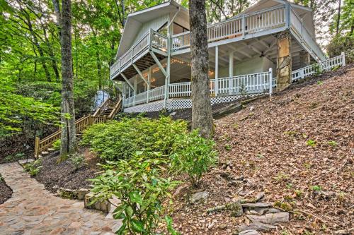 Luxurious Sky Valley Golf Resort Home with 3 Decks! in Sky Valley, USA