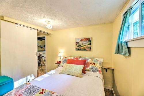 Rustic Hideaway with Fire Pit Less Than 1 Mi to River! in 薩默斯維爾