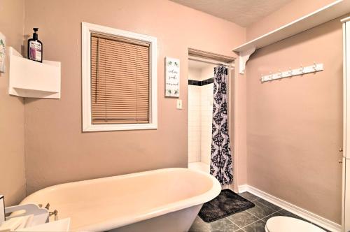 Lake Views & Private Porch: Auburndale Family Home in Auburndale (FL)