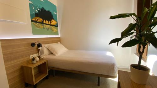 Original Domino House - image 8