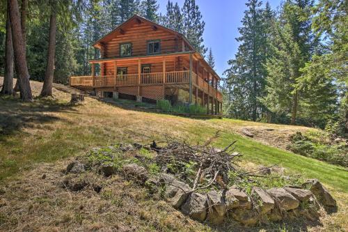 Large Cabin with Fire Pit and Grill on 34 Acres! - Sagle