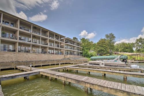 Lakefront Hot Springs Condo with Shared Pool!