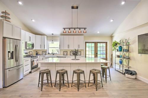 Modern NY Home with Views By Hudson Valley Hiking! in City Center