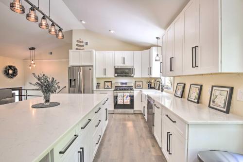 Modern NY Home with Views By Hudson Valley Hiking! in City Center