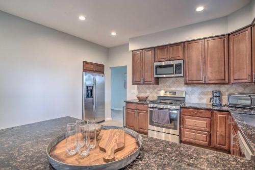 Quiet Country Club Condo with Golf Course Views - image 6