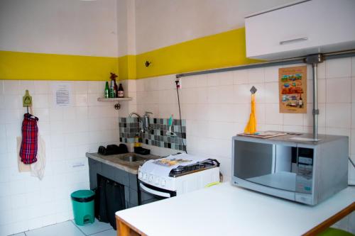 ห้องครัว, NeighborHUB hostel e coliving in มูกา
