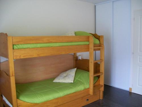 1 double bed, 1 twin bed, 1 bunk bed