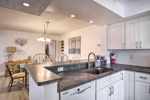 Sunny Cocoa Beach Condo with Balcony and Pool Access in Cocoa Beach, USA