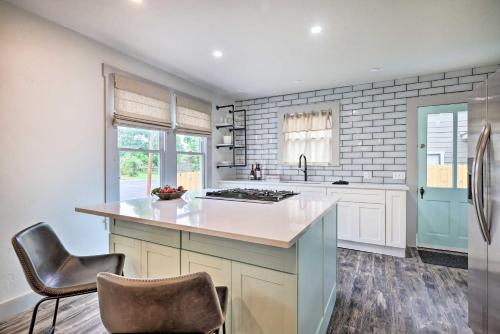 Chic Fredericksburg Abode Near Main Street! - image 3