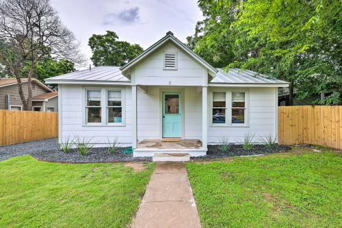 Chic Fredericksburg Abode Near Main Street! - image 9