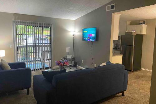 **Gated Community** Peachtree Corners Escape