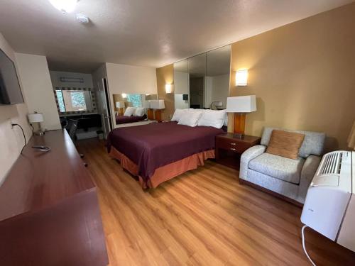 Sierra Inn Room Type - King Room